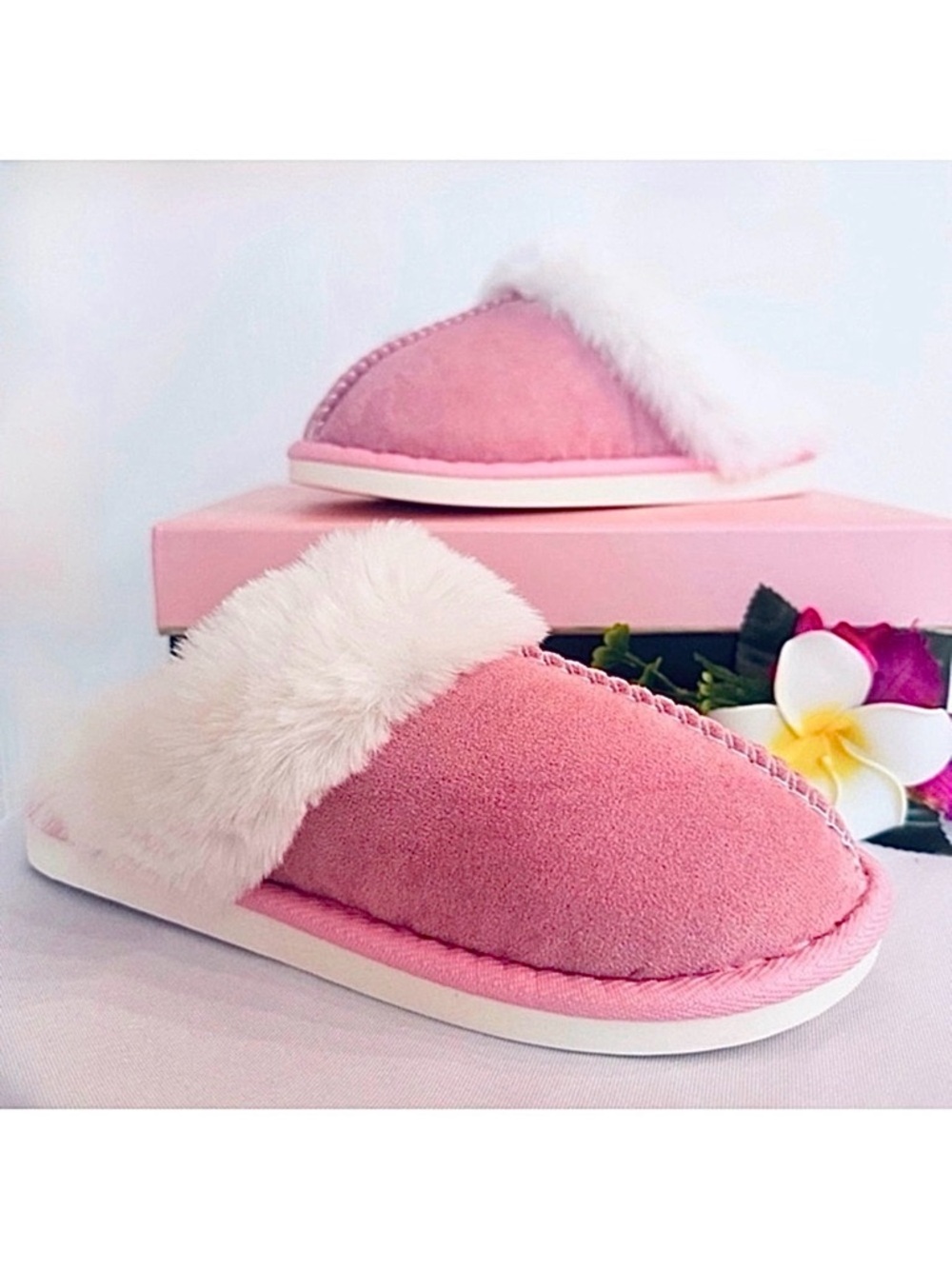 SLIPPERS ~ Cozy Pink Slip-On Slippers with White Fur Accents size 38-39